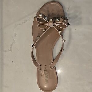 Valentino stud flip flop Left shoe only